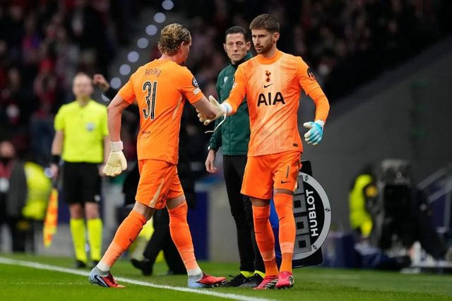 Champions League: Τα φοβερά λάθη του τερματοφύλακα της Τότεναμ και η αλλαγή στο 17′