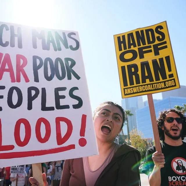 ΗΠΑ: Οι πολίτες “γυρίζουν την πλάτη” στις αμερικανικές επιθέσεις στο Ιράν