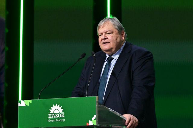 Βενιζέλος: Το ΠΑΣΟΚ οφείλει έναντι της χώρας να θέσει ως εκλογικό στόχο τη νίκη του