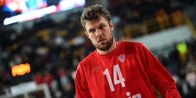 Σάσα Βεζένκοφ