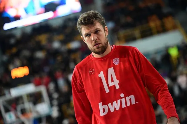 Σάσα Βεζένκοφ