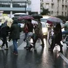 Βροχερό σκηνικό στο κέντρο της Αθήνας (φωτογραφία αρχείου)