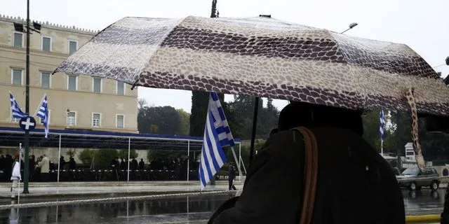 Βροχερή 25η Μαρτίου σε όλη τη χώρα – Πού θα σημειωθούν καταιγίδες