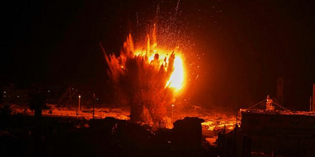 Ο Τραμπ δηλώνει νικητής και το Ιράν απειλεί με ολοκληρωτικό πόλεμο