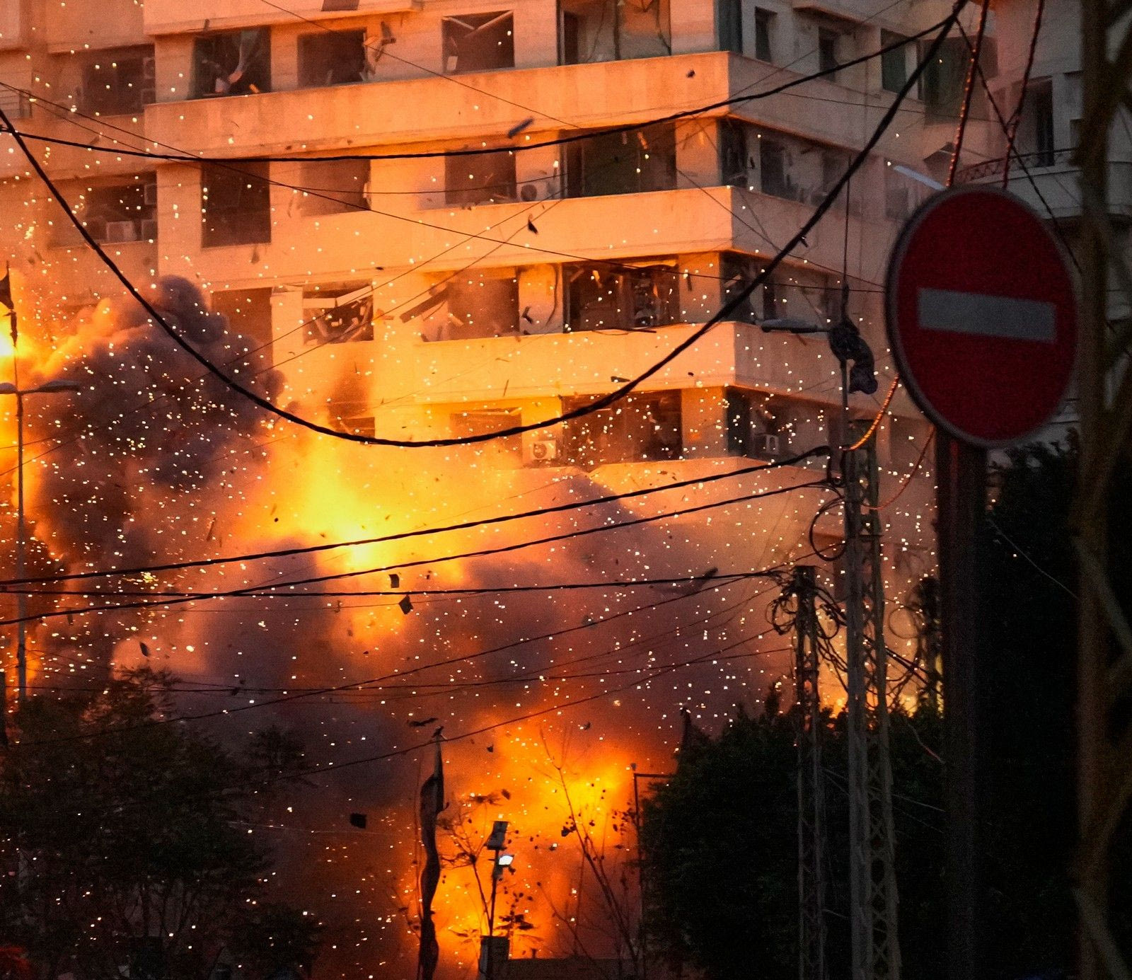Οι Φρουροί της Επανάστασης ορκίζονται συνέχιση του πολέμου μετά τη δολοφονία του Ιρανού υπουργού Πληροφοριών