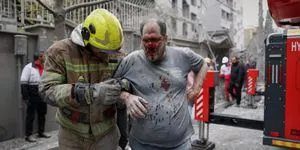 “Η εμπλοκή στον πόλεμο μάς κάνει πρόβατα επί σφαγή” – Η προειδοποίηση οκτώ πανεπιστημιακών