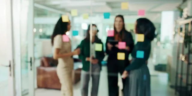 Γυναίκες σε γραφείο