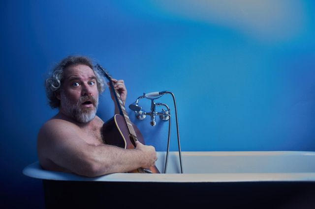 Θέμος Σκανδάμης: “Υπάρχει αστειότητα και στις πιο τραγικές στιγμές μας”