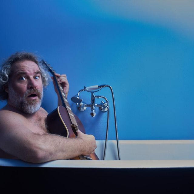 Θέμος Σκανδάμης: “Υπάρχει αστειότητα και στις πιο τραγικές στιγμές μας”