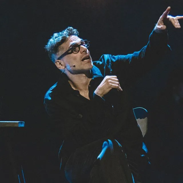 1984 δια χειρός Γιώργου Παπαγεωργίου: Η οργουελική δυστοπία επιστρέφει και συγκλονίζει