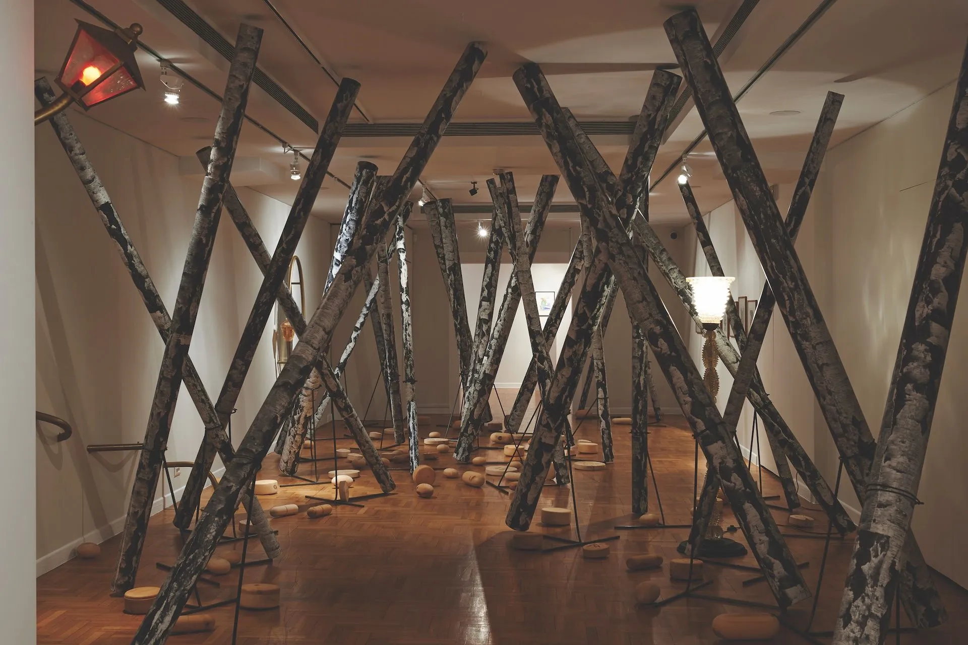 Martin Kippenberger, A Cry for Freedom, 2013 | Installation View Jetzt gehe ich in den Birkenwald, denn meine Pillen wirken bald (Now I Am Going into the Big Birch Wood, My Pills Will Soon Start Doing Me Good), 1991 | Ο ΝΕΟΝ στο Μουσείο Κυκλαδικής Τέχνης | Photography © Nikos Vanias Xydas Courtesy NEON