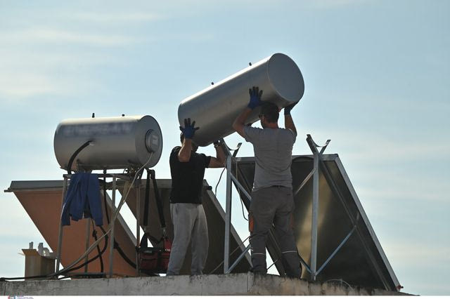 Αλλαγή θερμοσίφωνα σε ταράτσα