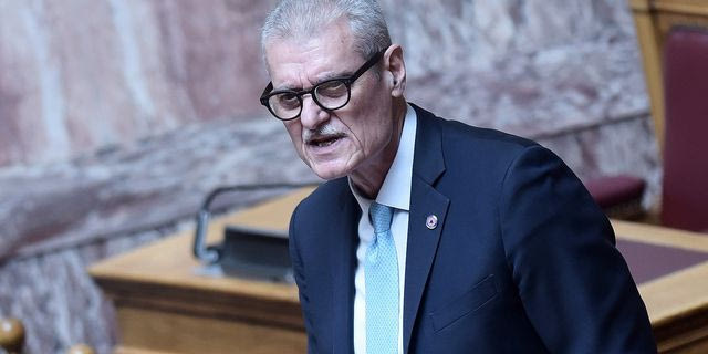 Τουρνάς για φωτιές: “Οι θυελλώδεις άνεμοι δημιουργούν εξαιρετικά δύσκολες συνθήκες”