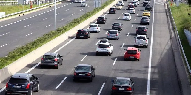 Συνεχίζεται η επιστροφή των εκδρομέων του Πάσχα – Καθυστερήσεις και στον Κηφισό