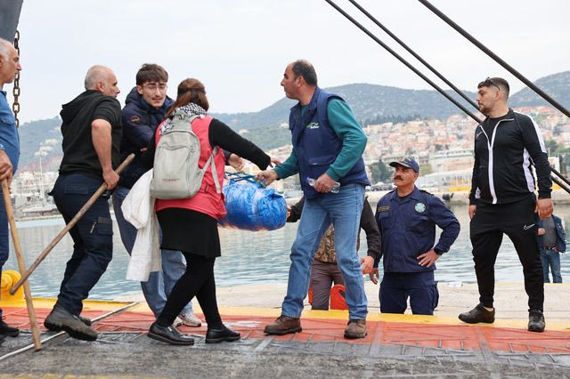 Διαμαρτυρία κτηνοτρόφων της Λέσβου στο λιμάνι της Μυτιλήνης