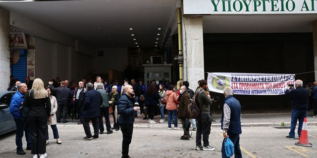 Στο ΥΠΑΑΤ οι κτηνοτρόφοι της Λέσβου – “Το νησί καταστρέφεται”