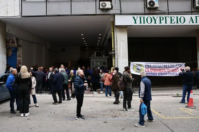 Στο ΥΠΑΑΤ οι κτηνοτρόφοι της Λέσβου – “Το νησί καταστρέφεται”