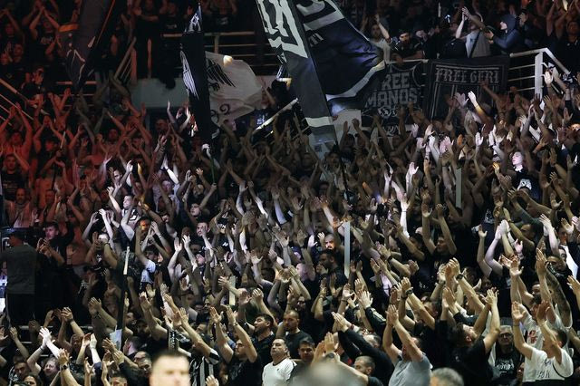 ΠΑΟΚ – Μπιλμπάο: Φοβερή ατμόσφαιρα στο Παλατάκι από τους φιλάθλους του Δικεφάλου