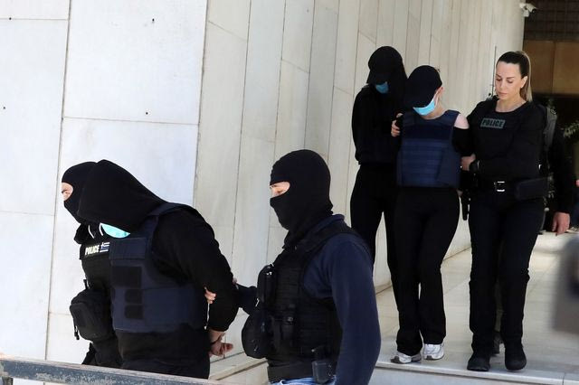 Άγιος Δημήτριος: Ελεύθεροι ο φίλος του 20χρονου δράστη και οι δύο κοπέλες – Την Δευτέρα η δίκη