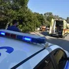 Περιπολικό της ΕΛ.ΑΣ και ασθενοφόρο