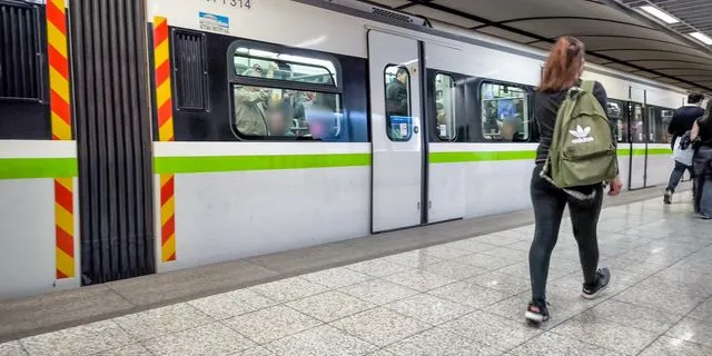 Συρμός του Μετρό στην Αττική