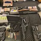 Τα ευρήματα της ΕΛ.ΑΣ στην κατοχή των μελών του κυκλώματος με τα λαθραία τσιγάρα