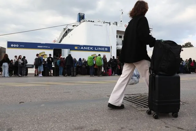 Επιστρέφουν οι εκδρομείς του Πάσχα – Συνεχείς οι αφίξεις πλοίων στα λιμάνια της Αττικής