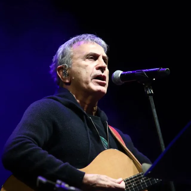 Στη συγκλονιστική συναυλία για τους 200: Νταλάρας, Πασχαλίδης, Μποφίλιου μάς ένωσαν στη μνήμη τους