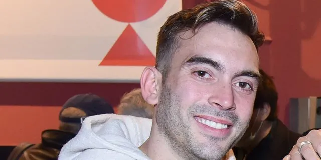 Ιάσονας Μανδηλάς: Έκανε πρόταση γάμου στον σύντροφό του