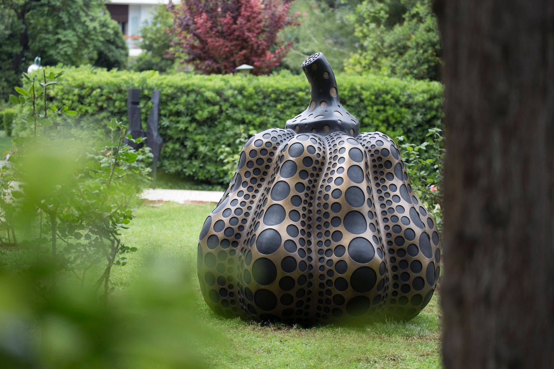 TERRAPOLIS, 2015 | Installation view William Cobbing, Remake Remodel 4, 2014 | Ευγενική παραχώρηση ο καλλιτέχνης | NEON στην Γαλλική Σχολή Αθηνών | Φωτογραφία © Ναταλία Τσουκαλά