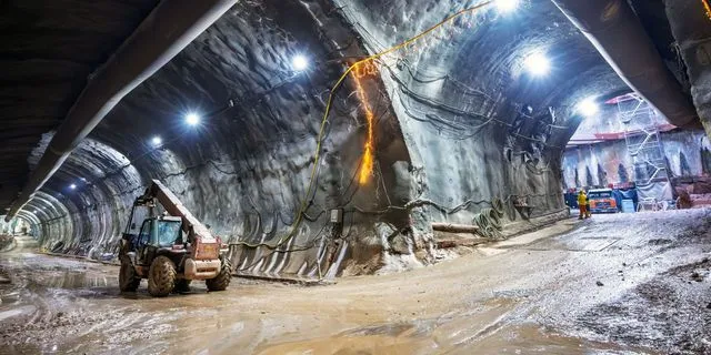 Μετρό: Προς τον Σταθμό Δικαστήρια ο “μετροπόντικας” της γραμμής 4 – Πέρασε την Κυψέλη