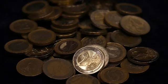 Κέρματα 1 και 2 ευρώ