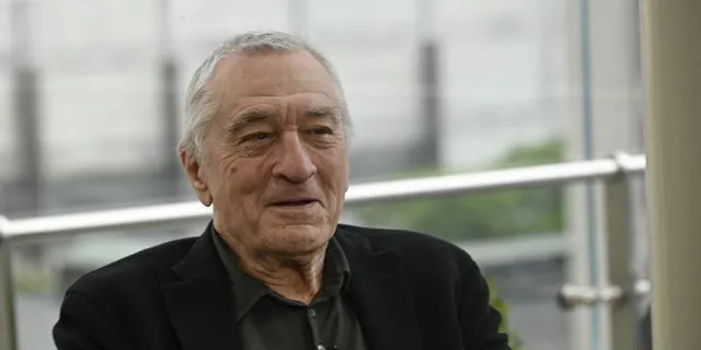 Ρόμπερτ Ντε Νίρο: Στην παιδική χαρά με την 3χρονη κόρη του