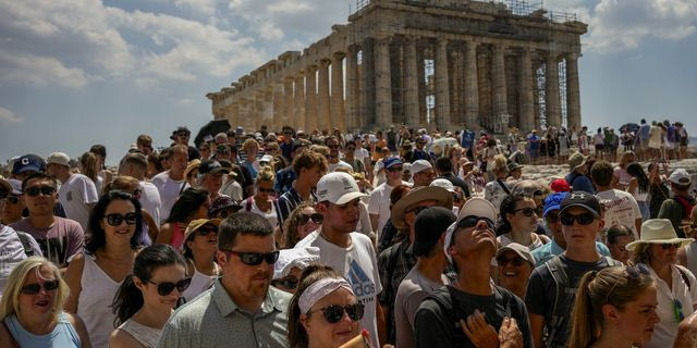 “Προειδοποιητικές βολές” για το Ειδικό Χωροταξικό Πλαίσιο για τον Τουρισμό