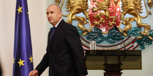 Βουλγαρία: Ο φιλορώσος πρώην πρόεδρος Ράντεφ φαβορί στις βουλευτικές εκλογές