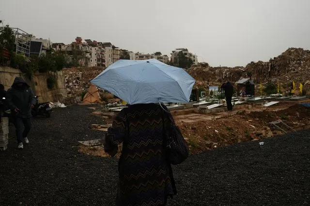Στον Λίβανο αναγκάζονται να θάψουν τους αγαπημένους τους δύο φορές