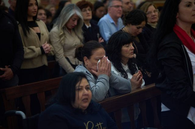 Εκτοπισμένοι από τον πόλεμο, οι χριστιανοί του Λιβάνου γιορτάζουν το Πάσχα