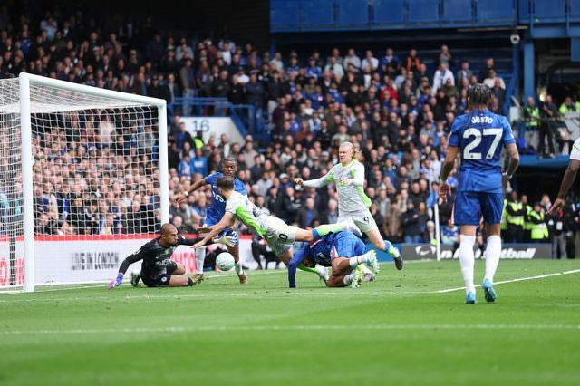 Στιγμιότυπο από τον αγώνα Τσέλσι-Μάντσεστερ Σίτι στο Λονδίνο, την Κυριακή 12 Απριλίου 2026.