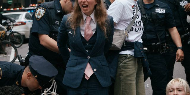 Συνελήφθησαν διαδηλωτές υπέρ της Παλαιστίνης στη Νέα Υόρκη