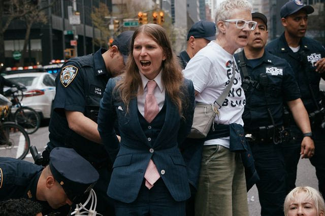 Συνελήφθησαν διαδηλωτές υπέρ της Παλαιστίνης στη Νέα Υόρκη