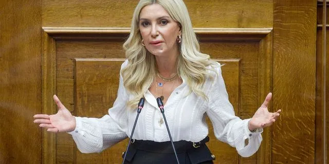 Η βουλευτής ΝΔ, Φωτεινή Αραμπατζή
