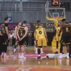 Αλεξάνδρειο: Καθολικό χειροκρότημα και ενός λεπτού σιγή για τη Μαρινέλλα και τον Βασίλη Γκούμα