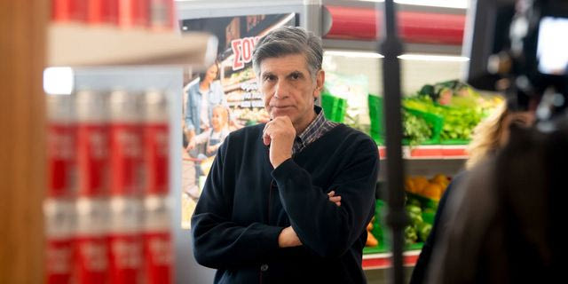 “Σούπερ Ήρωες”: Απόψε η πρεμιέρα της νέας κωμωδίας με τον Γιάννη Μπέζο