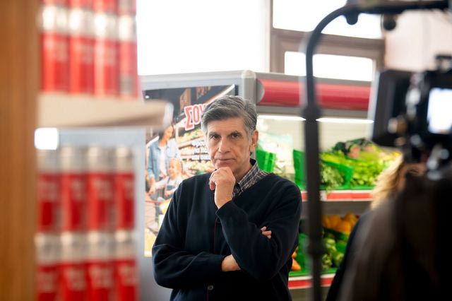 “Σούπερ Ήρωες”: Απόψε η πρεμιέρα της νέας κωμωδίας με τον Γιάννη Μπέζο