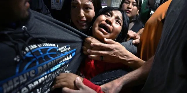 Η φωτογραφία της χρονιάς αποτυπώνει τον σπαραγμό της μεταναστευτικής κρίσης