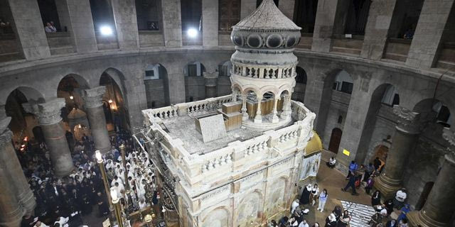 Άγιο Φως: Στα Ιεροσόλυμα η ελληνική αποστολή – Πότε φτάνει στην Ελλάδα