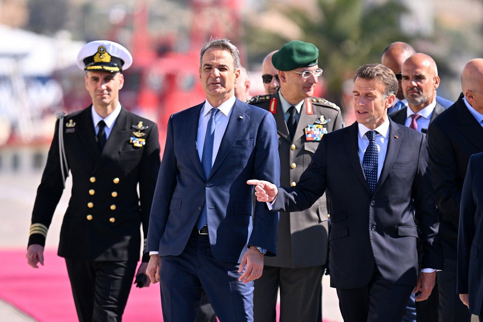 Επίσκεψη Μακρόν - Μητσοτάκη στη φρεγάτα 