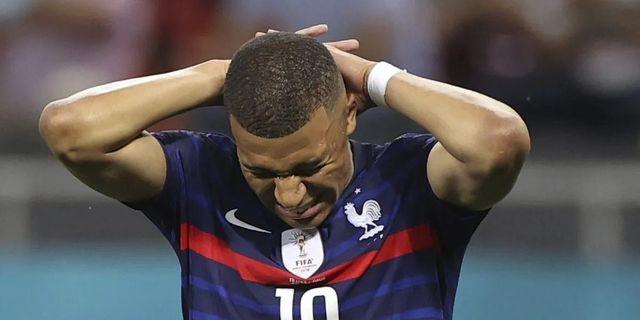 Εμπαπέ: “Με αποκαλούσαν μαϊμού, δεν ήθελα να ξαναπαίξω για την Γαλλία”