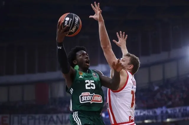 Ναν για Βεζένκοβ: “Παίρνει τρομερή βοήθεια από τους “πορτοκαλί”, καλό γι’ αυτόν”