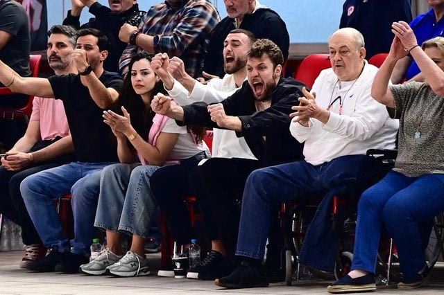 Ολυμπιακός: Βεζένκοβ και Νετζήπογλου δίπλα στη μάχη των ερυθρολεύκων για το Champions League του πόλο